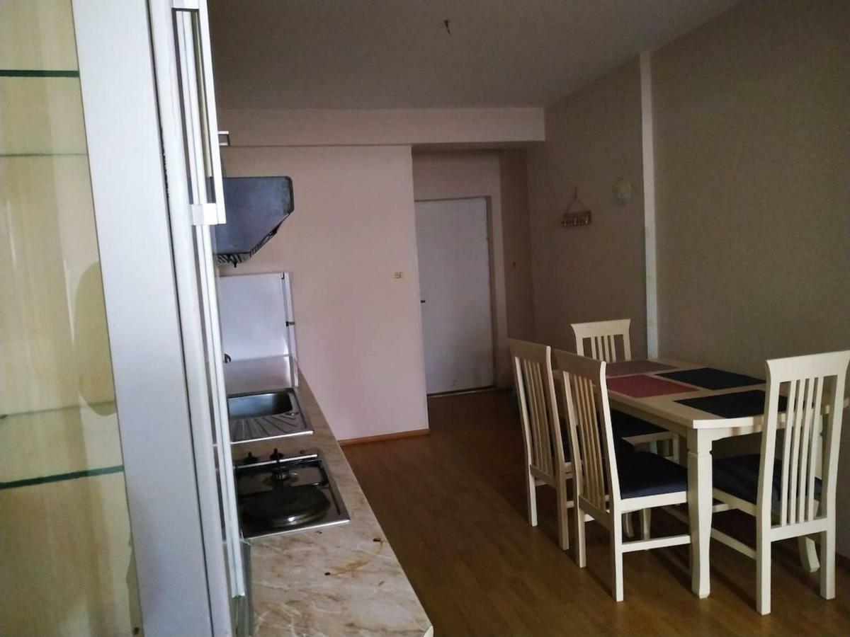 פוגרדץ Lovely Apt At The Heart Of The City&Near The Lake מראה חיצוני תמונה